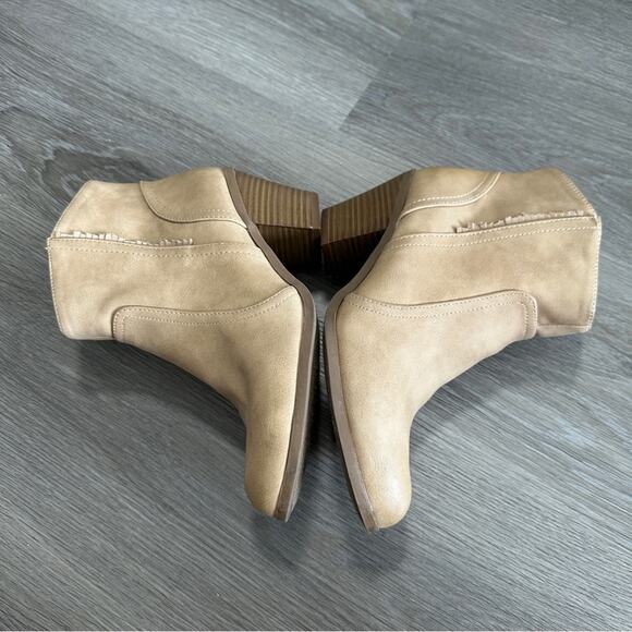 Circus by Sam Edelman Leah Beige Fringe Side Zip Stacked Heel Booties Size 7.5 - Picture 4 of 10